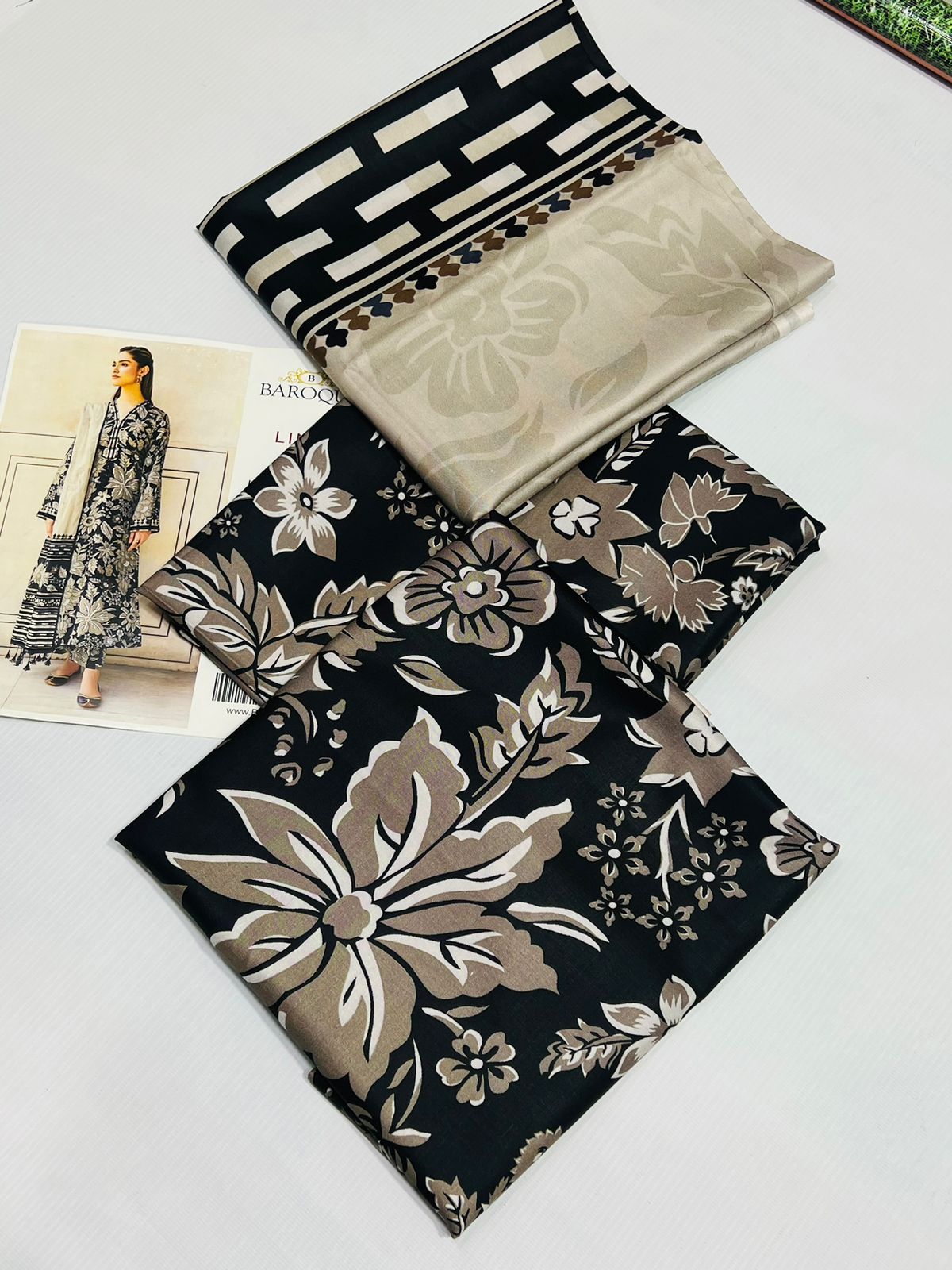 Baroque Digital Printed Linen-3PC - Image 2
